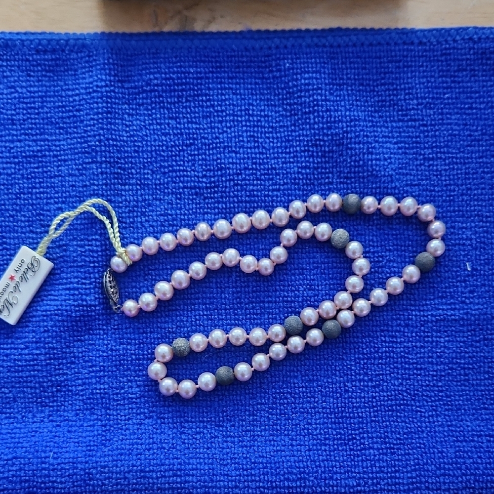 Charming Pink Pearl Necklace With Platinum Locking Clasp